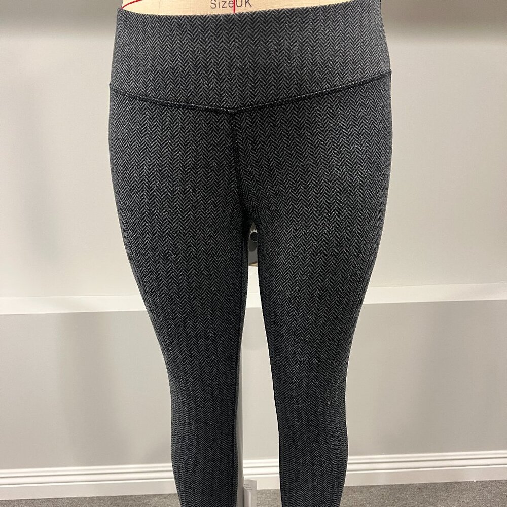 MPG soft herringbone legging. Size Medium.